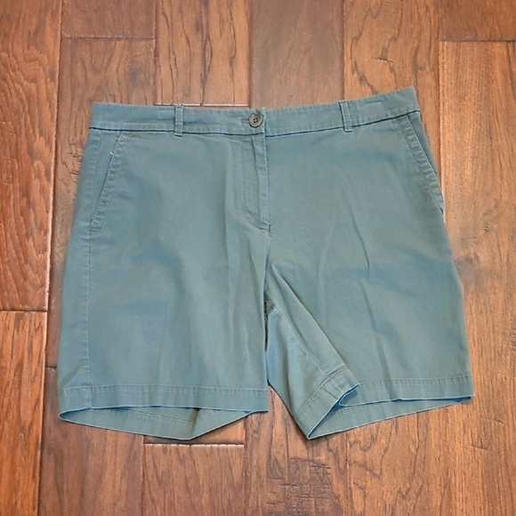Talbots women's "The Weekend Short" size 10 - Picture 1 of 8